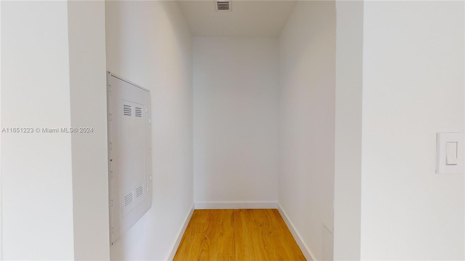 Mr C Residences S Bayshore Cg Summer Investment Unit 1512